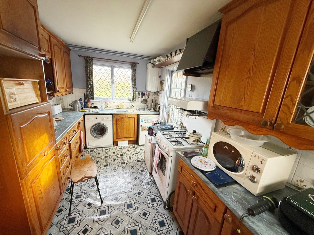 Lot: 155 - DETACHED BUNGALOW FOR IMPROVEMENT IN POPULAR LOCATION - Kitchen wit window to rear and side door